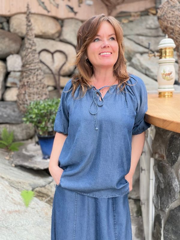 RINNY Bluse – Medium Blue Denim