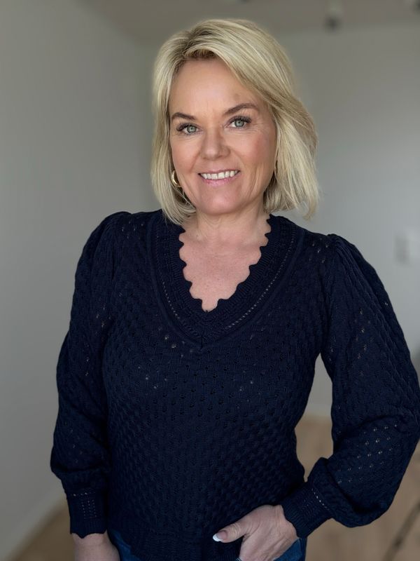 Gina genser marineblå