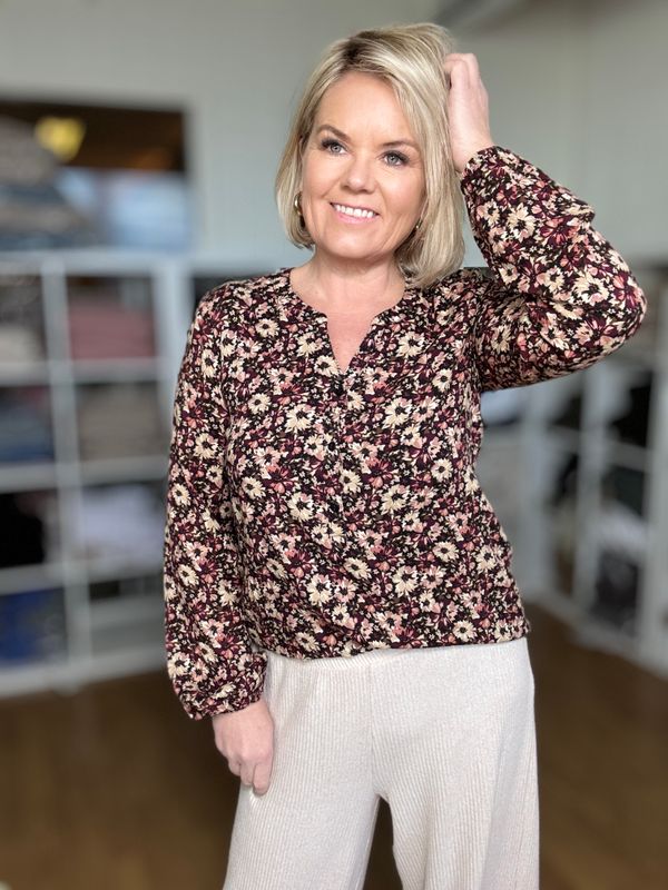 Bluse med blomster 