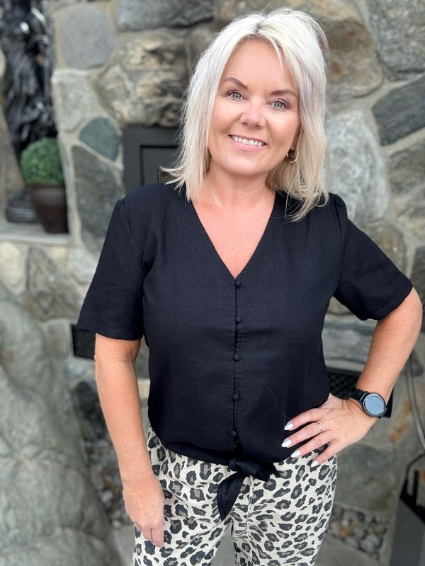 Lava Blouse fra Freequent – Black