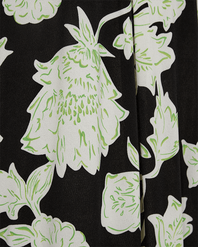 Floi dress Black w. Bud Green